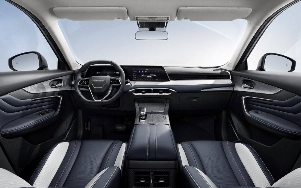 В России появился кроссовер Venucia V-Online. Он заменит Nissan X-Trail